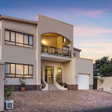 Auriols Guest House Parow Exterior photo