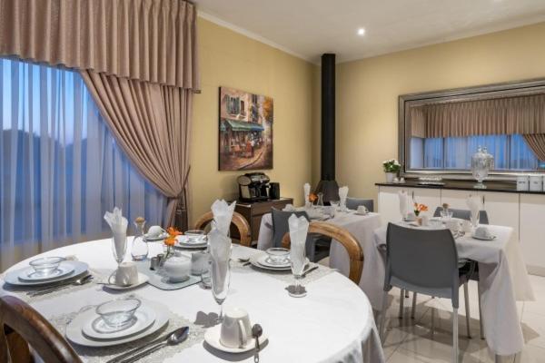 Auriols Guest House Parow Exterior photo